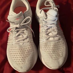 Nike React Women’s running shoes - Size 9 - off white/gray and pink